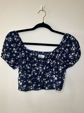 NWT Hollister Navy Floral Puff-Sleeve Crop Top